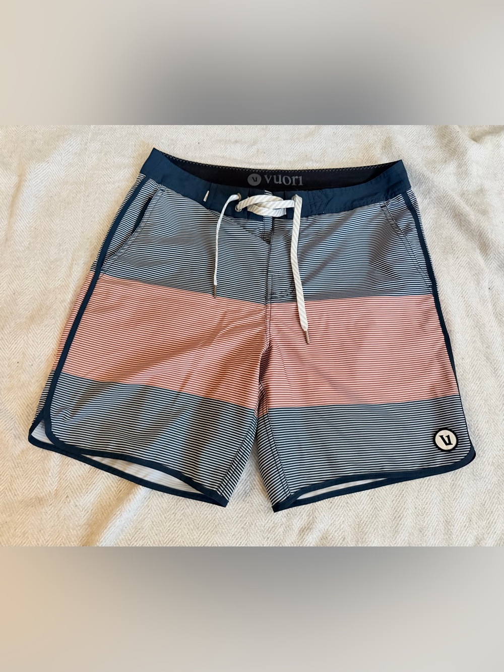 Vuori Cruise Board Shorts Mens 30 Striped 7” Performance Beach Swim V314 Surf